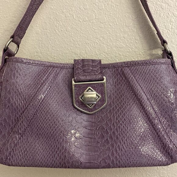 WORTHINGTON VIYNL LAVENDER CROCODILE SHOULDER BAG!! - Picture 4 of 6